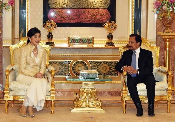 泰国总理英拉惊艳的照片,世界华人女总统