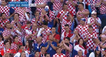 内马尔巴黎看球,内马尔17-18赛季球衣签名