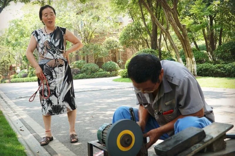 菜刀怎么磨什么角度才锋利耐用,不管菜刀有多钝大厨教你一招