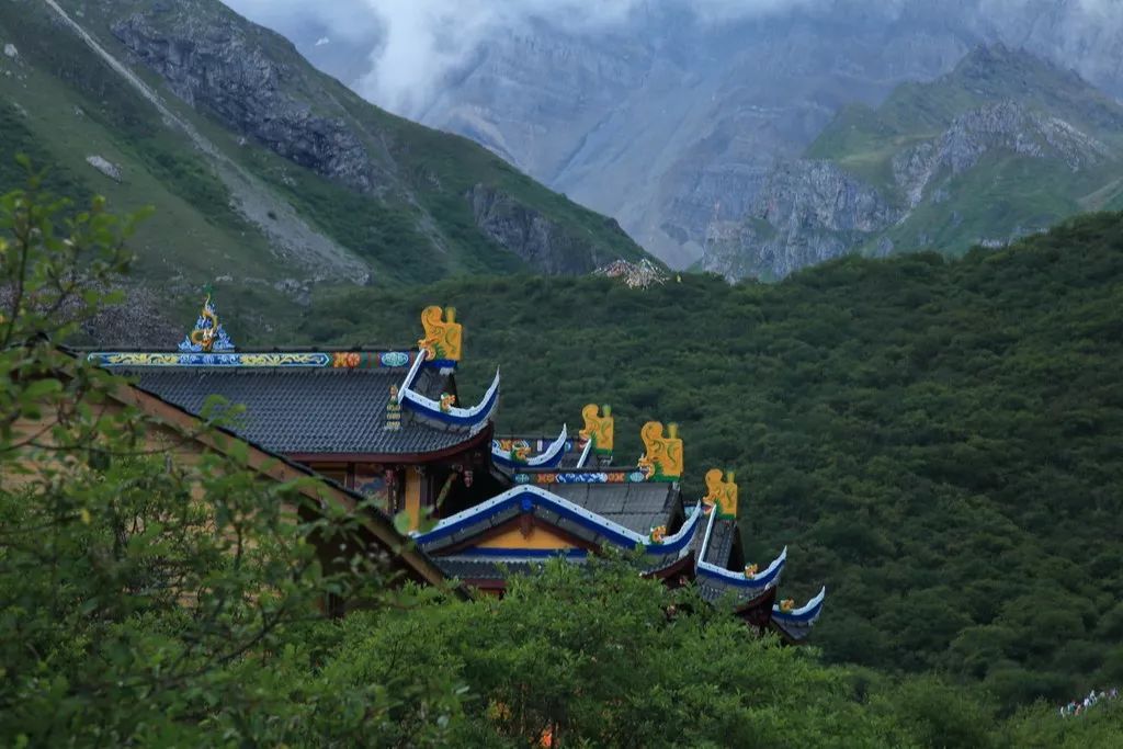 避暑黄龙洞,清凉避暑游