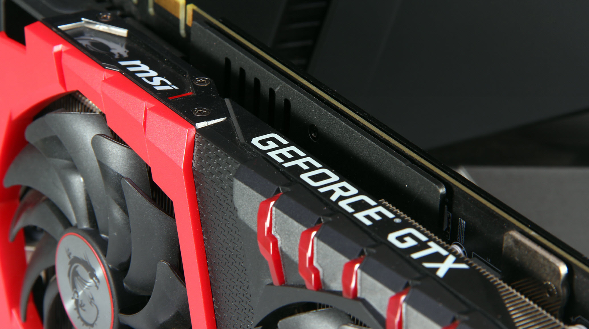 耿耿于怀，换上地表最强游戏显卡再战胆气寒