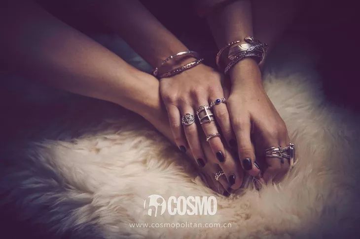 戒指叠戴的搭配图,软戒指和什么戒指叠戴好看