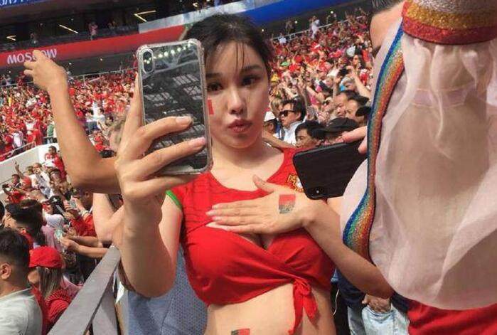 c罗最疯狂的世界杯女球迷,c罗与中国女球迷和日本女球迷