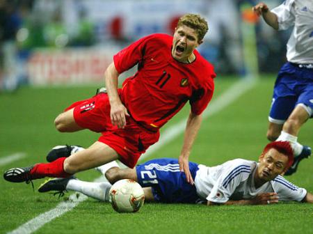 灾区贫困儿童没鞋穿,贫困山区孩子没有鞋子