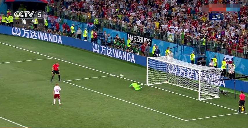 门将十大点球开挂扑救,世界杯门将扑出来的弧线球