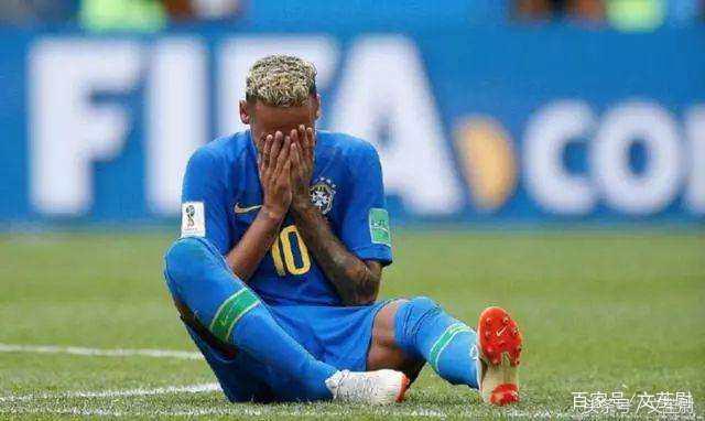 为啥内马尔踢球别人都踢内马尔,翻滚的内马尔