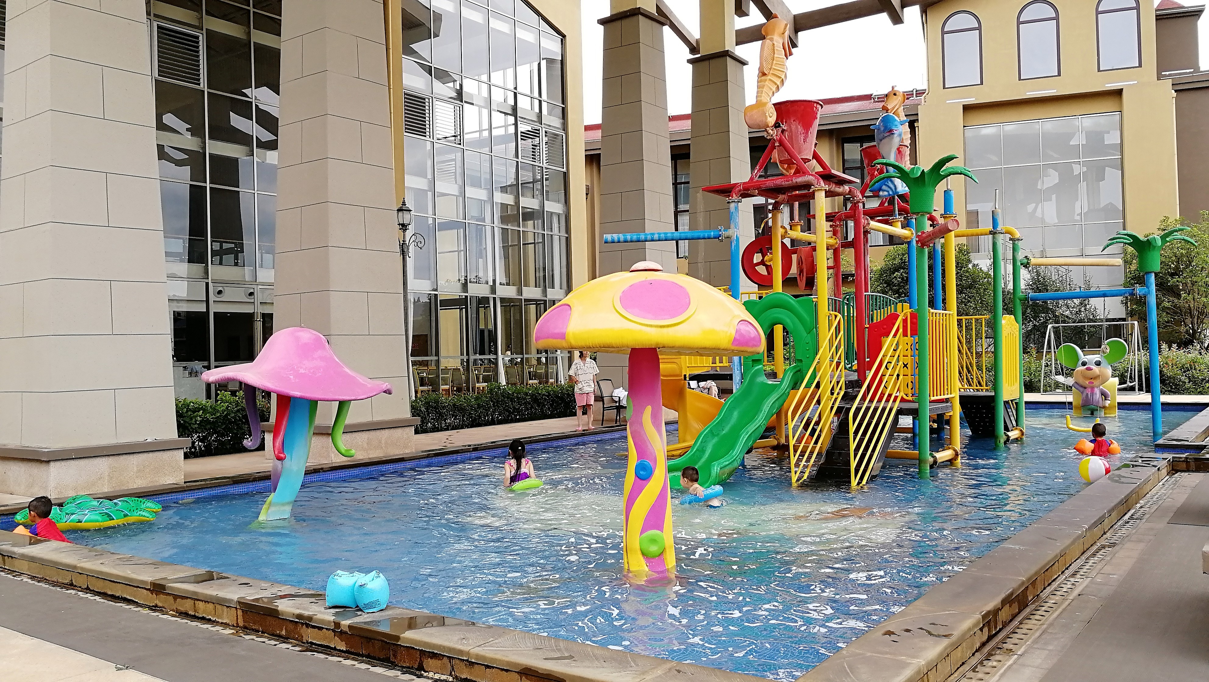 看花海，泡温泉，吃美食，周末就来这里！