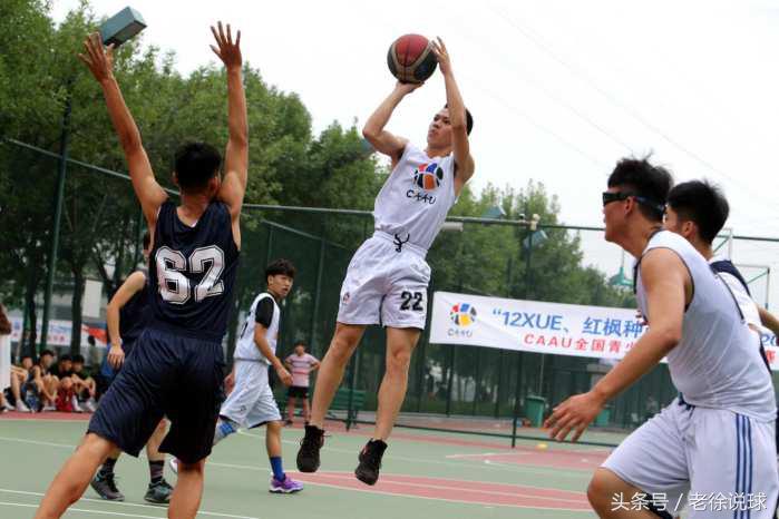 詹姆斯生涯首秀对阵,今年詹姆斯比赛回放