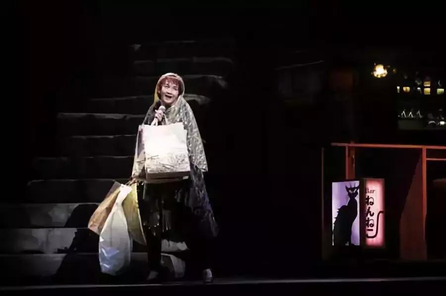 她的歌火遍大江南北,她的歌养活了大半个华语歌坛