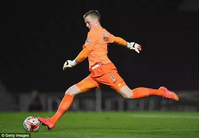 英格兰最年轻门将打破“魔咒”，24岁的他已是“世界第三贵”