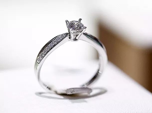 钻汇珠宝城这面“浪漫告白墙”即将开启霸屏模式!更多……