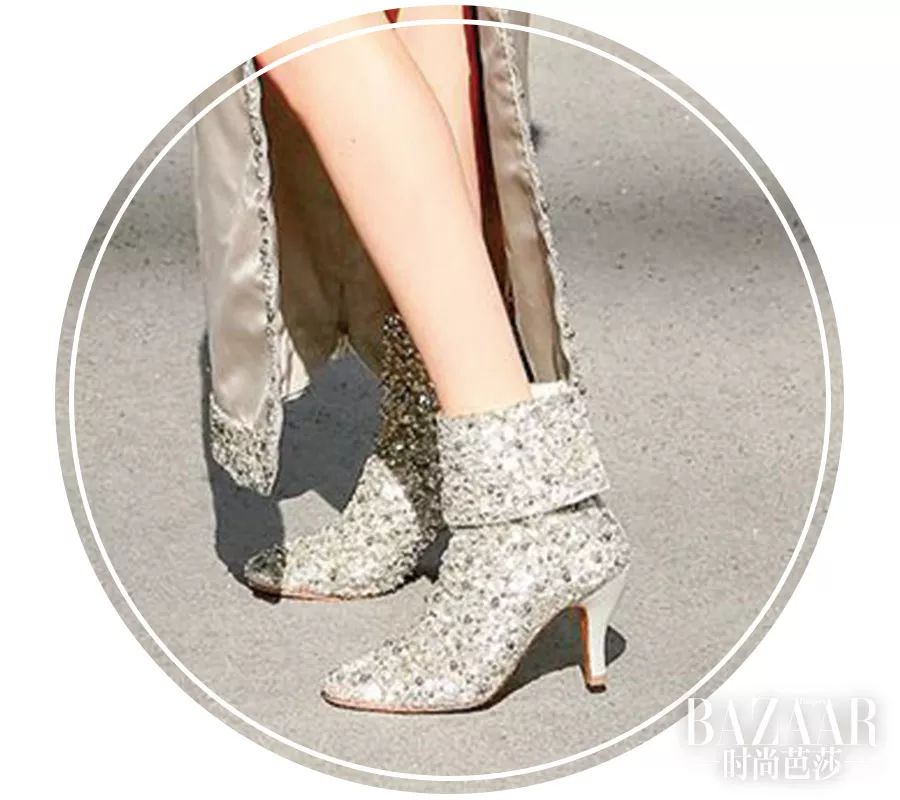 塞纳河倒映着埃菲尔铁塔,香奈儿的绝美高定