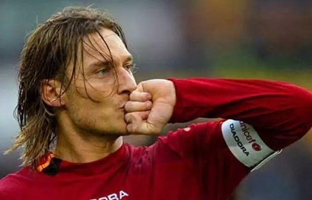 内马尔在巴西队的迷弟,内马尔迷弟梅西