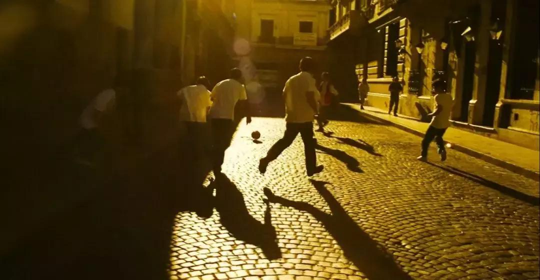 扒一扒那些三观奇葩的电视剧,扒一扒电影中的那些奇葩球迷