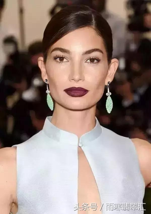 卖天然翡翠手镯的实体店,翡翠手镯出售渠道哪里最好