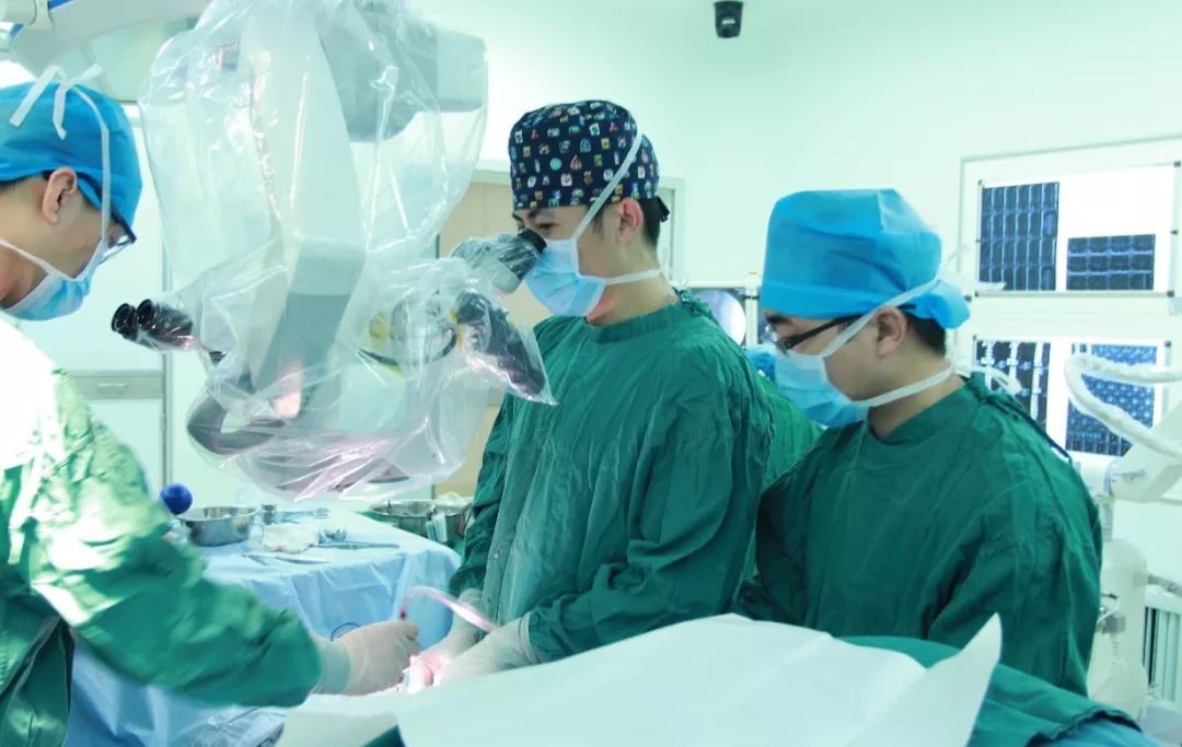 手麻胳膊疼是颈椎病引起的吗,手麻心悸颈椎病怎么治疗