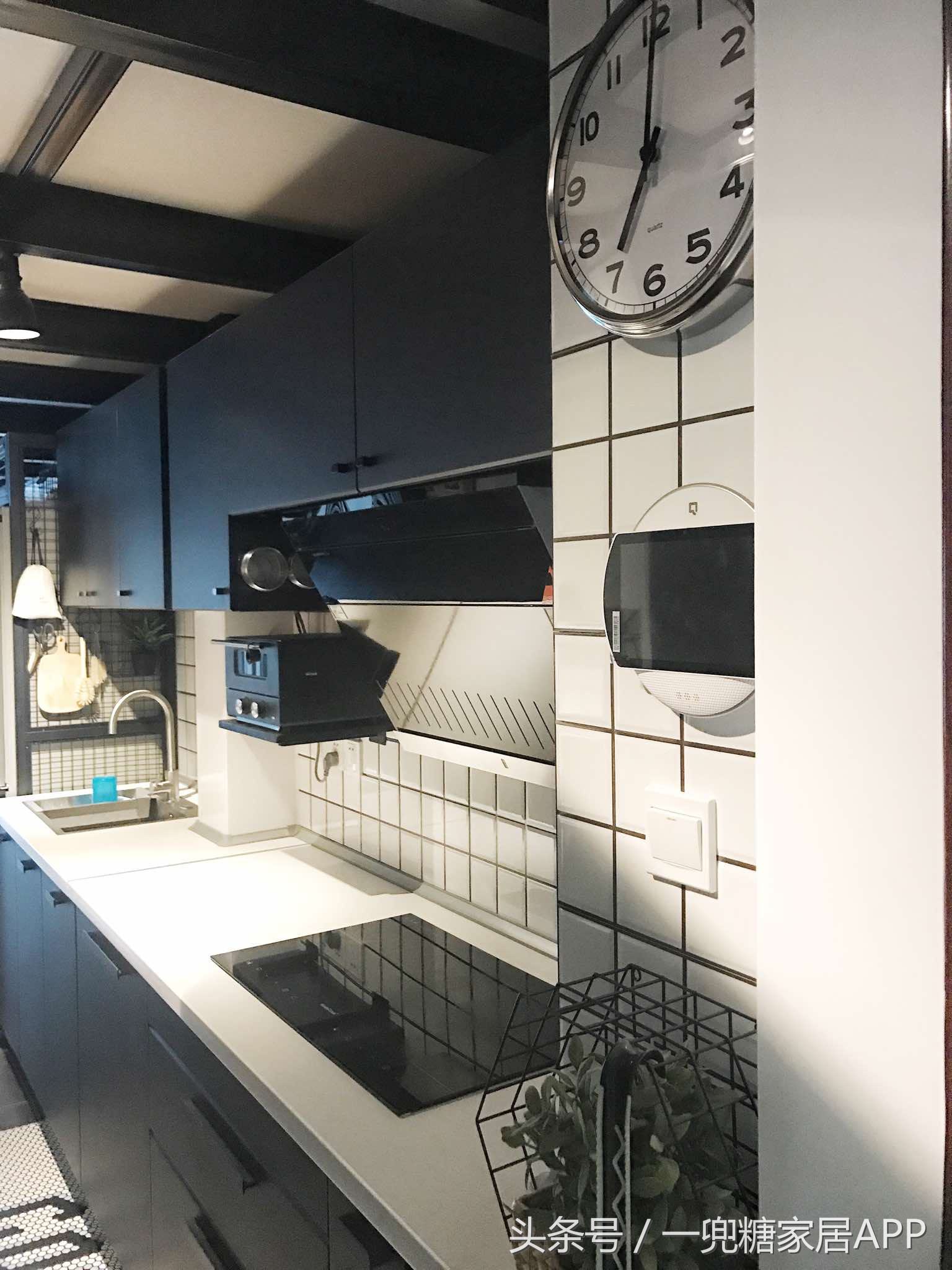 小姐姐爱上暗黑Loft，盖房之外，会了所有技能（附心得经验）