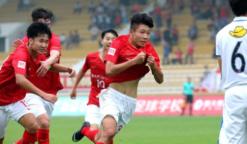 恒大足校第一批学员,恒大足校进入恒大一队