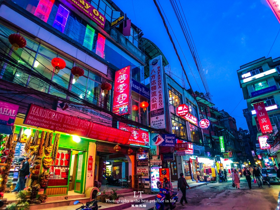 中国商人在尼泊尔赚了个金玉满堂，只因羊毛围巾全是义乌造