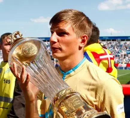 世界杯ING……不上名校的帅哥不是一个称职的英格兰球员~