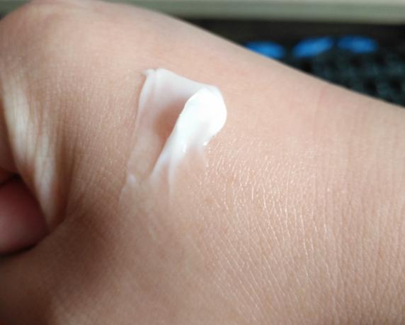 欧珀莱时光锁紧致弹润补水保湿,欧珀莱时光紧致抗皱眼霜适合年龄