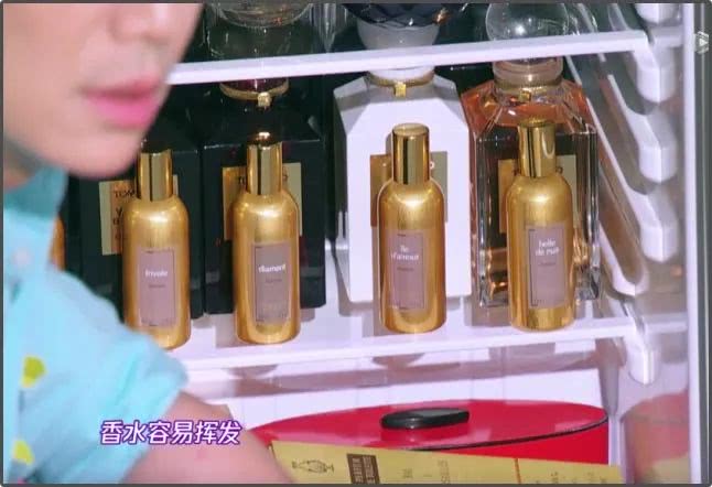 戚薇4000万的香水是怎样的 (戚薇一瓶香水抵北京一套别墅)