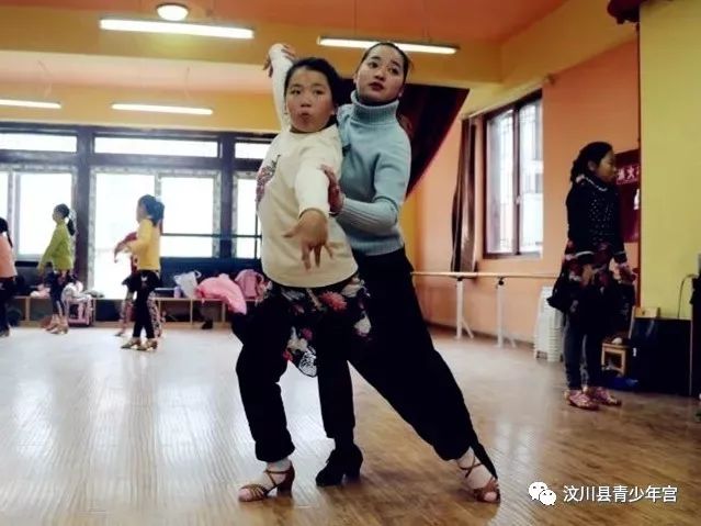 你听说了吗？汶川县青少年宫暑假班拉丁舞可以免费试课啦
