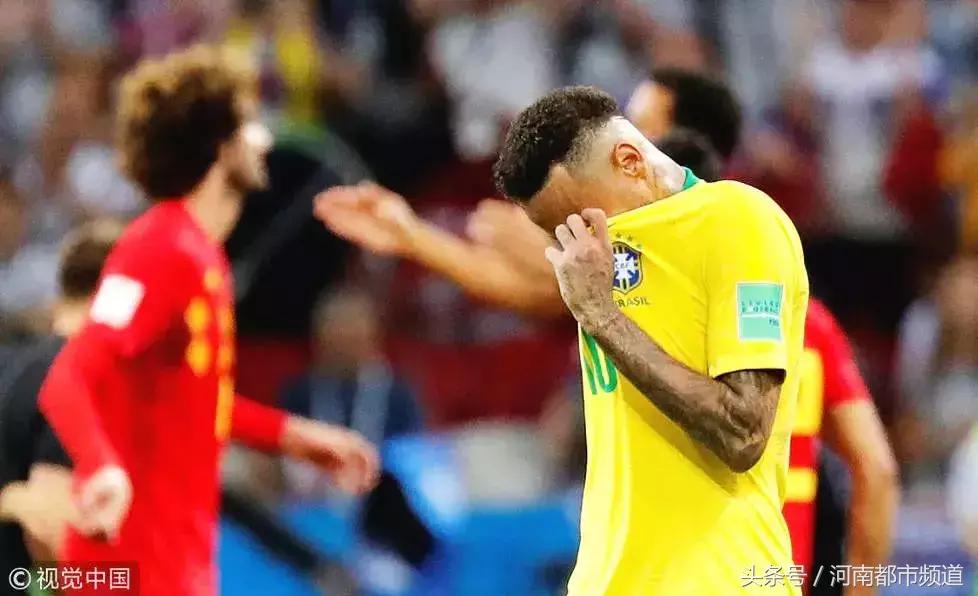 内马尔回到家里,内马尔回家