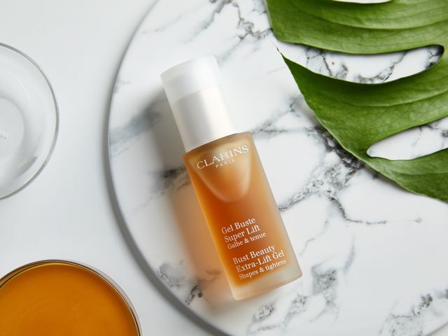 20岁女性胸部下垂松弛外扩,胸外扩下垂松弛有什么补救方法