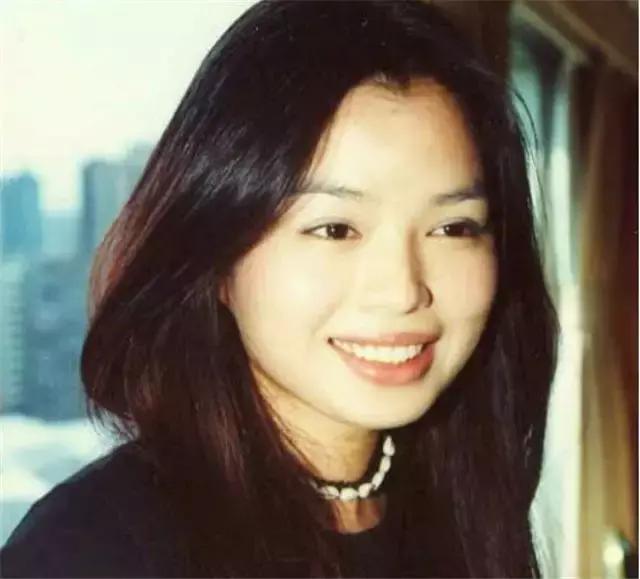 钟楚红和成龙合作的电影,钟楚红成龙合作过几部电影