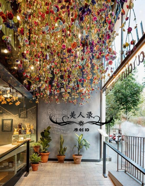 梅西踢球的那些愤怒时刻,梅西踢球就像球粘在脚上