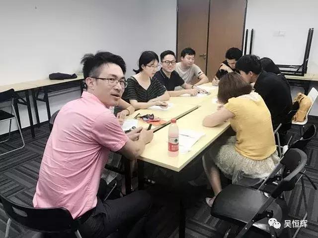 老师讲课说话太多嗓子哑怎么办,老师讲课讲到病倒