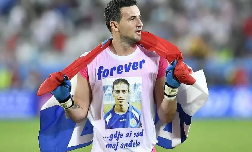 和梅西换球衣的克罗地亚门将,克罗地亚门将再度感动