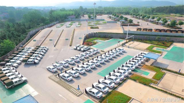 驾校教练一个月挣多少钱,驾校教练工资和学员通过率挂钩吗