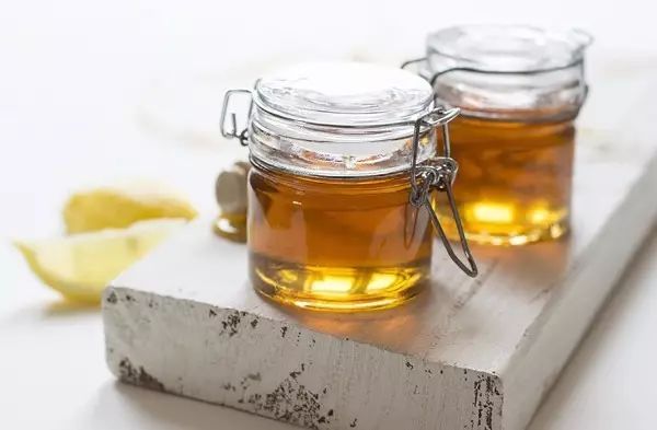 每天一勺蜂巢蜜健康又美丽,如何选优质纯正的蜂蜜