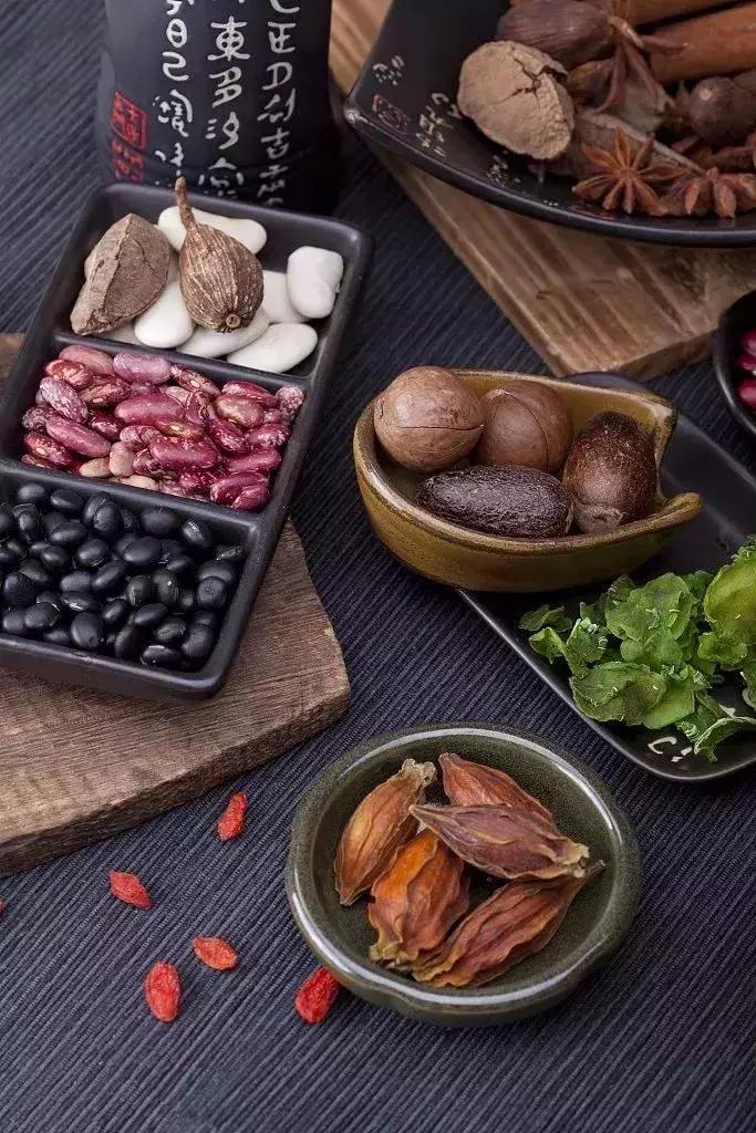 熬夜中医教你熬夜后如何保养,老中医教你熬夜如何快速恢复