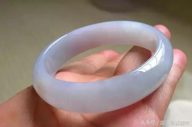 翡翠手镯断了如何处理,翡翠手镯断了怎么办