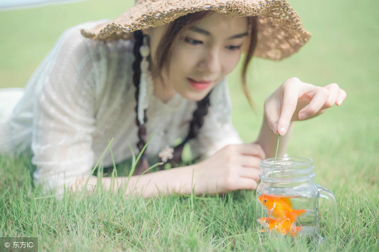 “你这个畜生，活着让晓晓痛苦，死了也不让她入土为安吗？！”