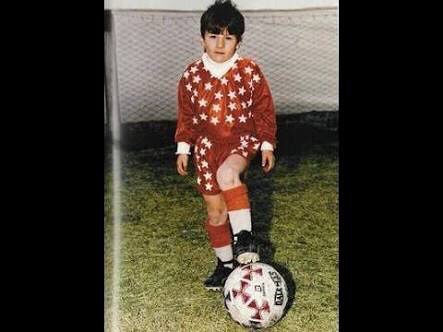 梅西小时候踢球惊艳到教练,梅西从小被发掘足球天赋故事