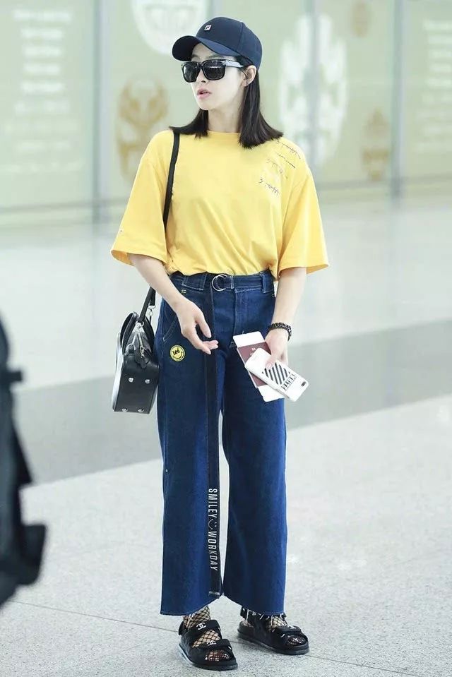 oversizetee穿搭,教你几种白tee的时尚穿法