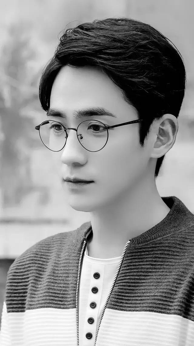 镇魂朱一龙绝美图,朱一龙路演镇魂女孩