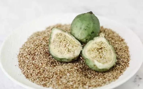 用黑凉粉做龟苓膏的教程,龟苓膏粉和冰粉粉的做法一样吗