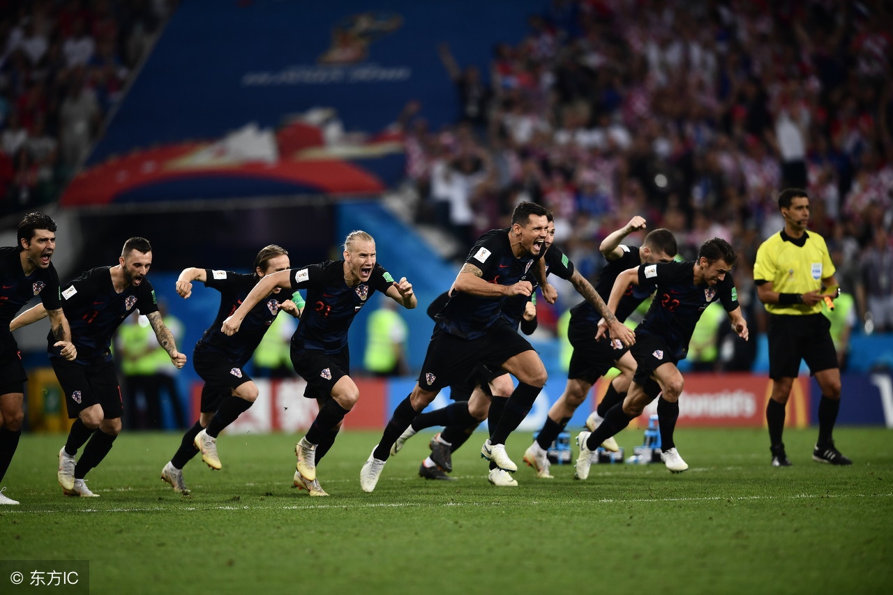 世界杯运动员喝什么水,运动适合喝什么饮料补充体能