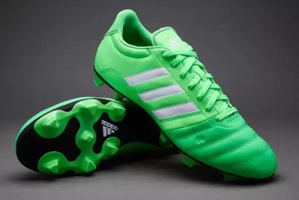 我是足球鞋，但别人都说我丑