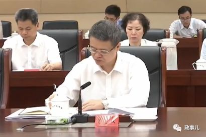 同乡同龄的大小虎，同天被查