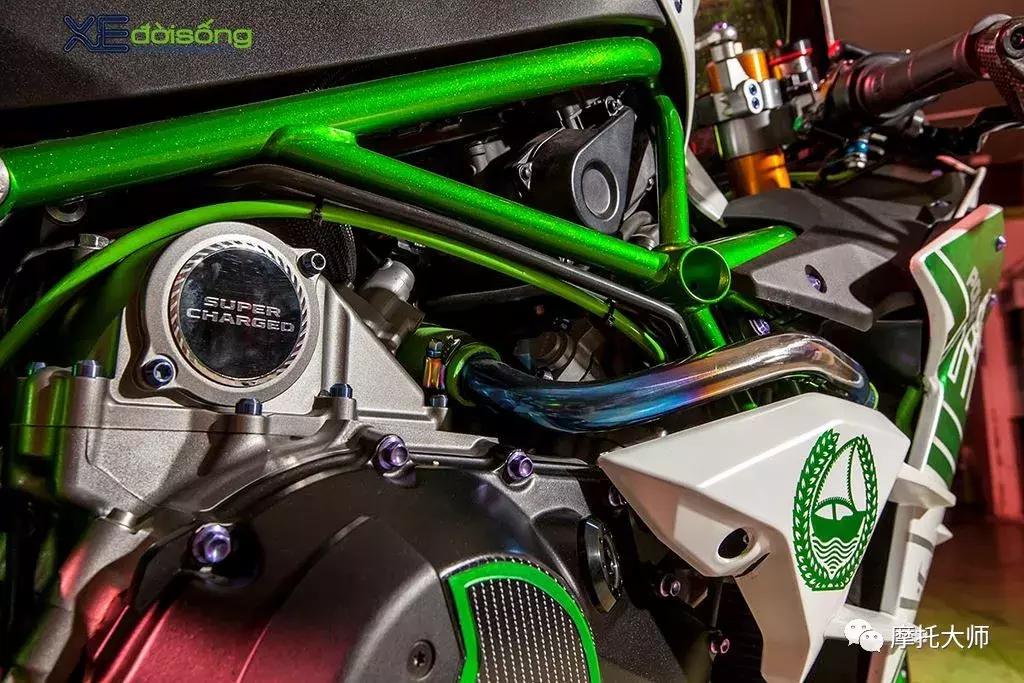 这下迪拜警队不提这台“闻风丧胆”的H2，真对不起它土豪气质了！