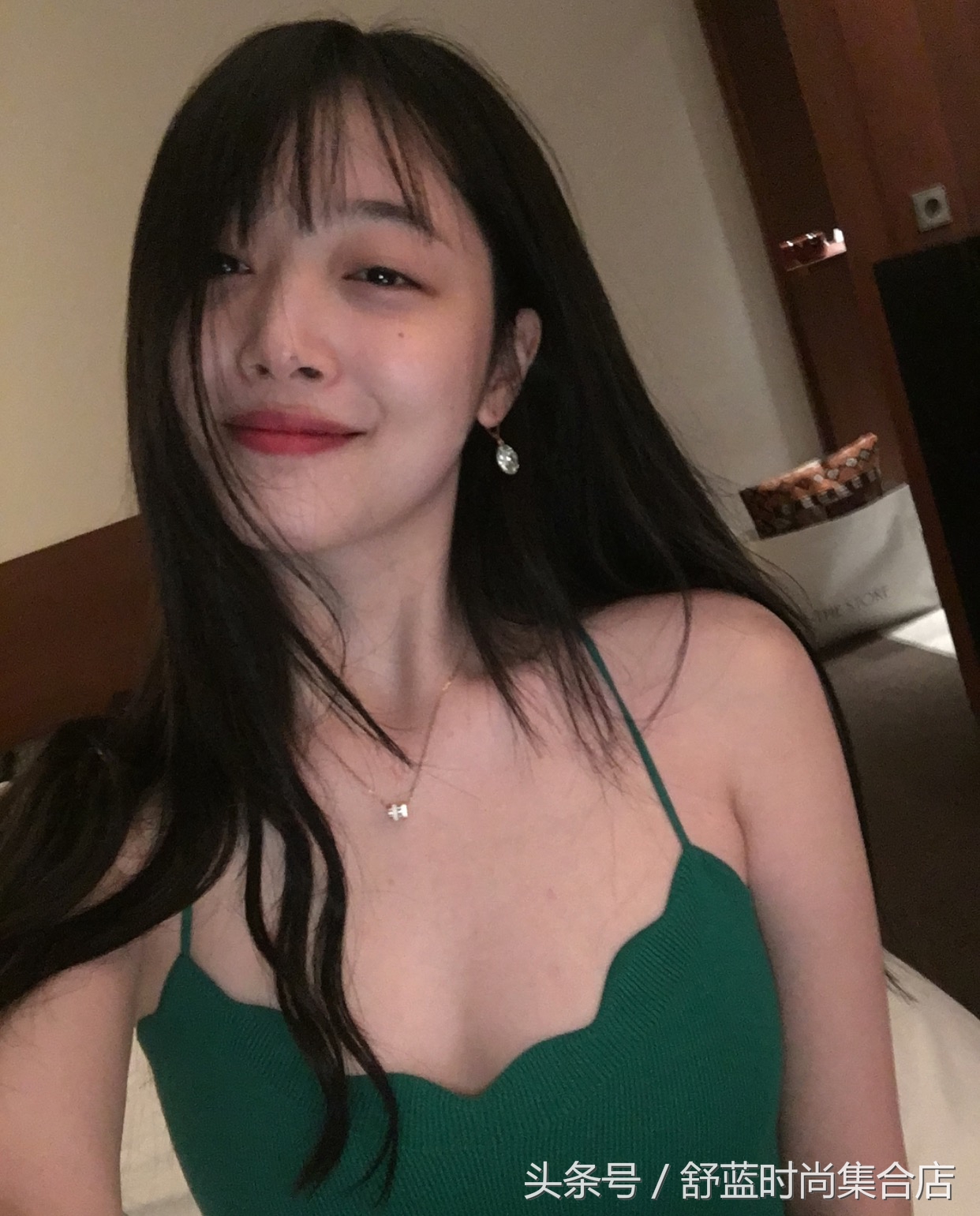 雪莉少女感吊带红裙,雪莉怎么放飞自己