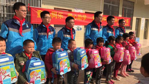 绿茵场以弱胜强,绿茵场上的拼搏