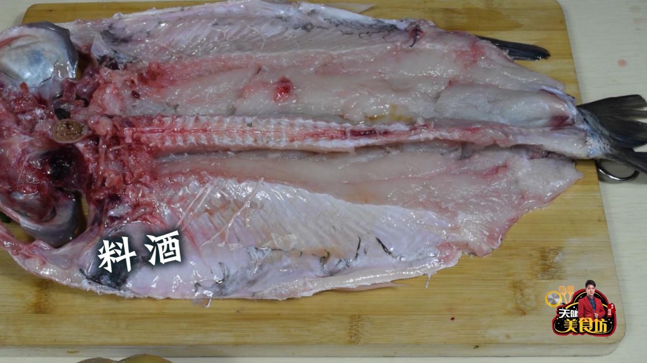 烤鱼烤箱版家常做法不辣孩子吃,用烤箱做烤鱼需要锡纸全包起来吗