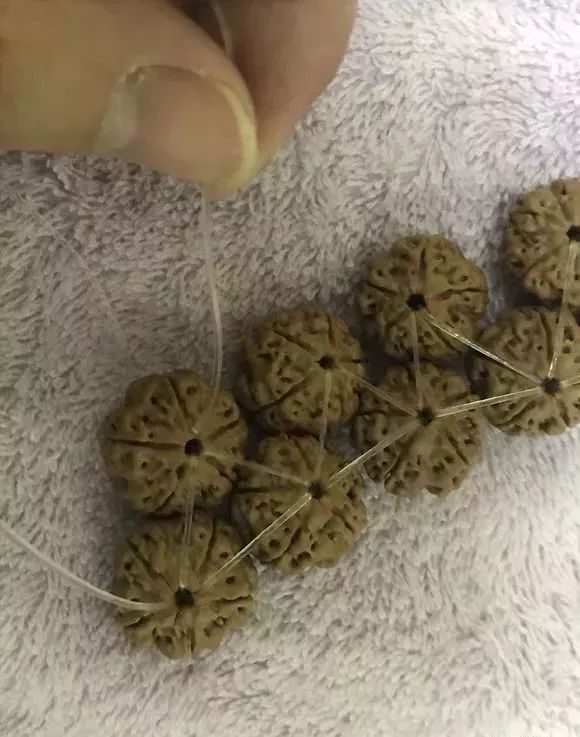 金刚缝隙里白筋怎么清理,金刚纹路太深刷不到怎么办